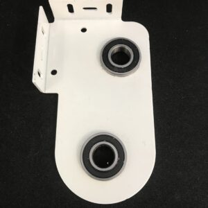Slim double roller blind bracket centre support